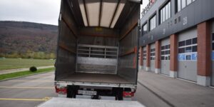 IVECO-Blache-Hinter-geöffnet